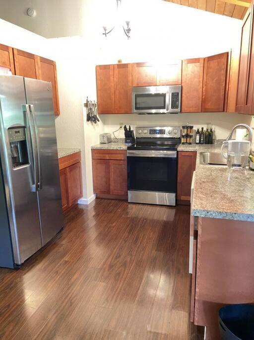 Peaceful, Private Master Bedroom With Own Bath Near Hilo, With Ac! Keaau Exteriör bild